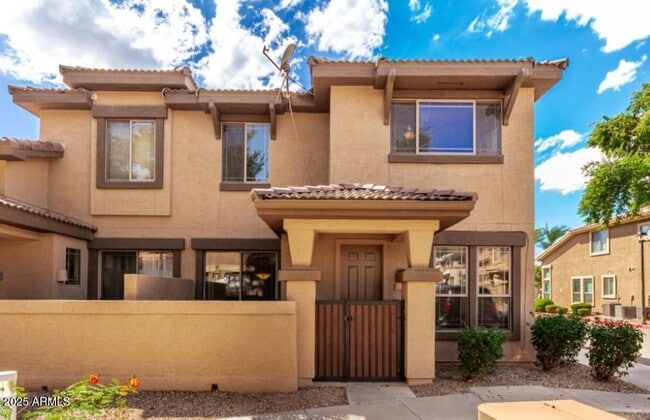 Building Photo - 1225 N 36th St