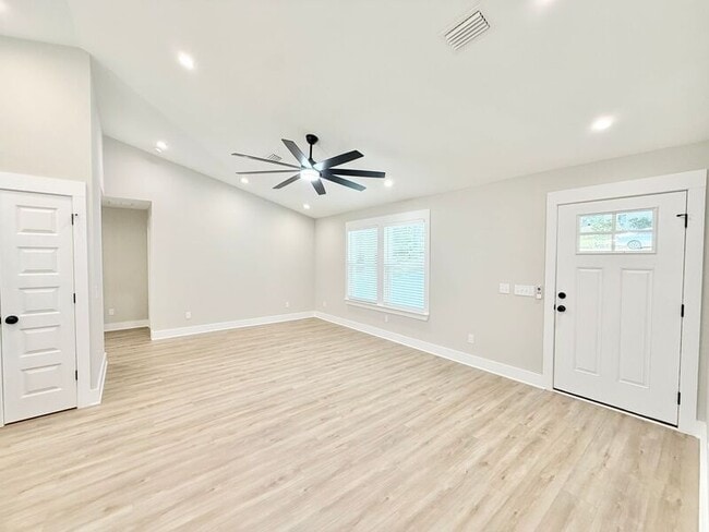 Building Photo - 478 Ronda St