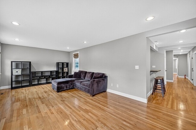 Building Photo - 28 Webster St