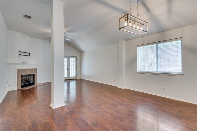 Building Photo - 1723 Rosenborough Ln S