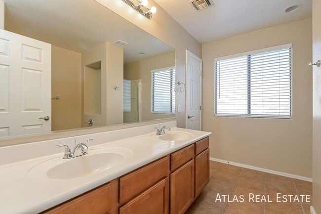 Building Photo - 12878 E Red Iron Trail