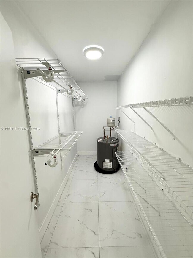 Building Photo - 335 NW 32nd St