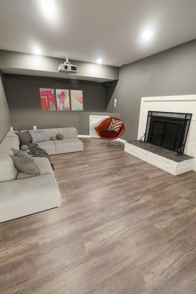 Building Photo - 4530 Airlie Way