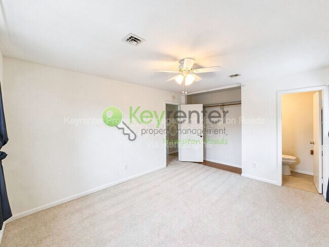 Building Photo - 608 Charlton Dr