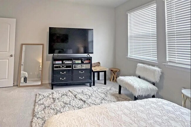 Building Photo - 7516 Saginaw Dr