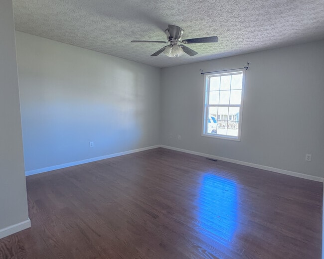 Building Photo - 330 Lisa Bella Ln