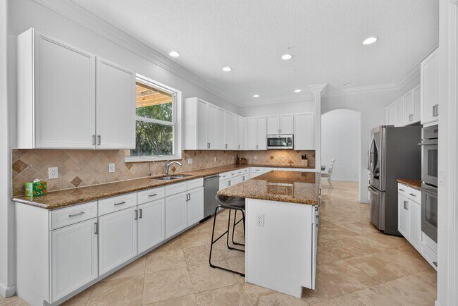 Building Photo - 11587 Manatee Bay Ln