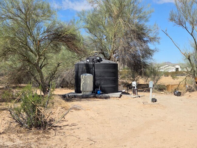 Building Photo - Queen Creek 3 bed / 2 bath on just under 5 Acres! No HOA!