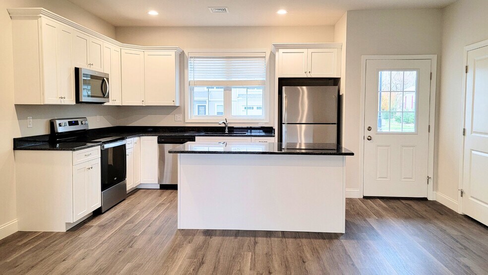 Building Photo - 221 Millard Dr