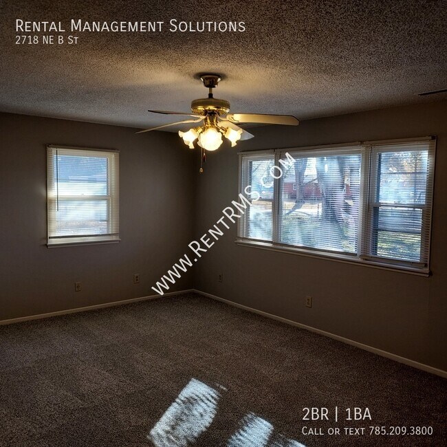 Building Photo - 2718 NE B St