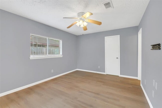 Building Photo - 4534 Towergate Dr