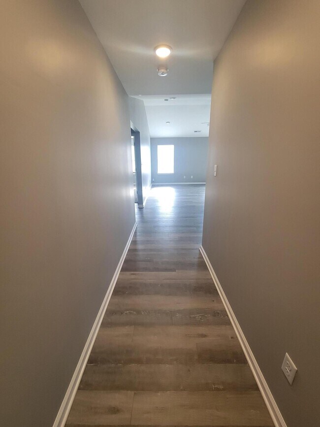 Building Photo - 132 Landry Ln