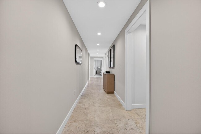 Building Photo - 1 Miranova Pl