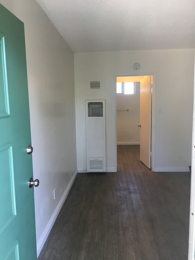 Building Photo - 3930 Rosemead Blvd