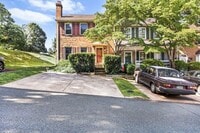 Building Photo - 439 Wynridge Dr