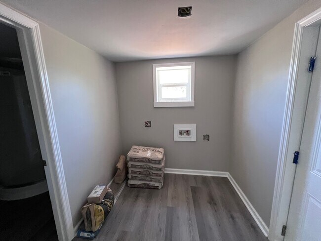 Building Photo - 768 McElderry Rd N