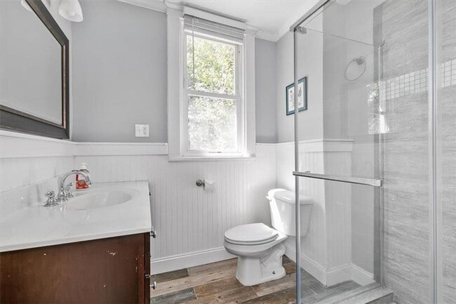 Building Photo - Quintessential Northside House
