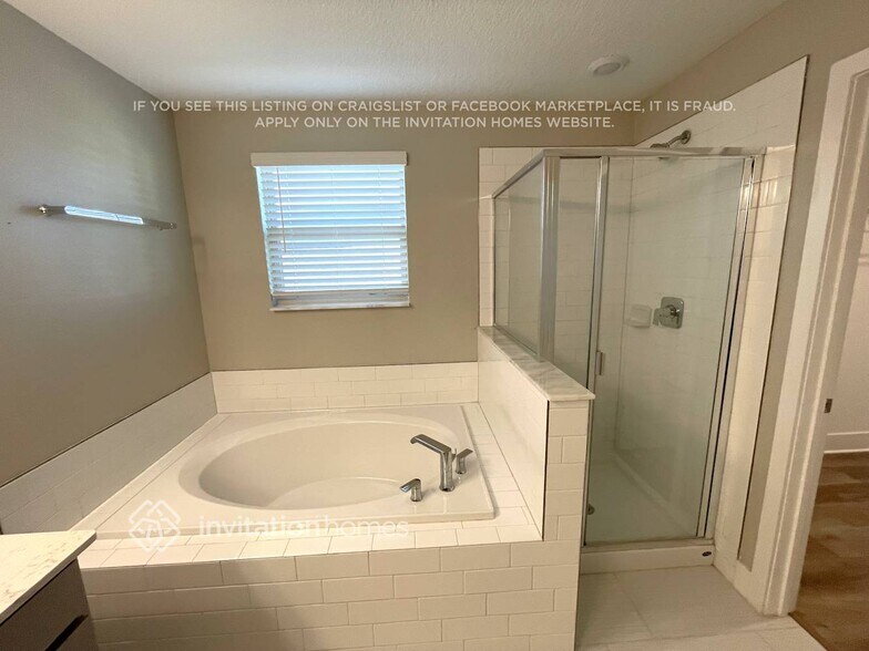 Building Photo - 9808 Little Bluestem Dr