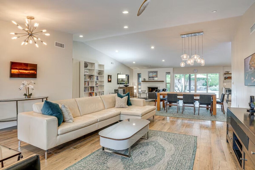 Building Photo - 2331 E Lupine Ave