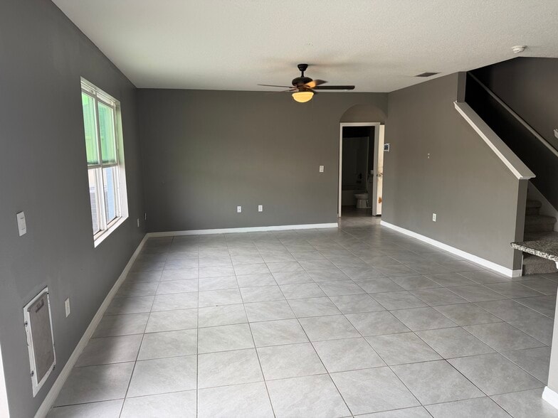 Building Photo - 1304 Sugarwood St