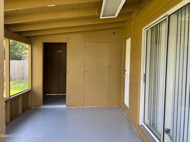 Building Photo - 2174 Shelby Dr