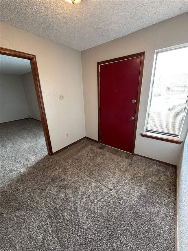 Building Photo - 901 NE Tortoise Dr