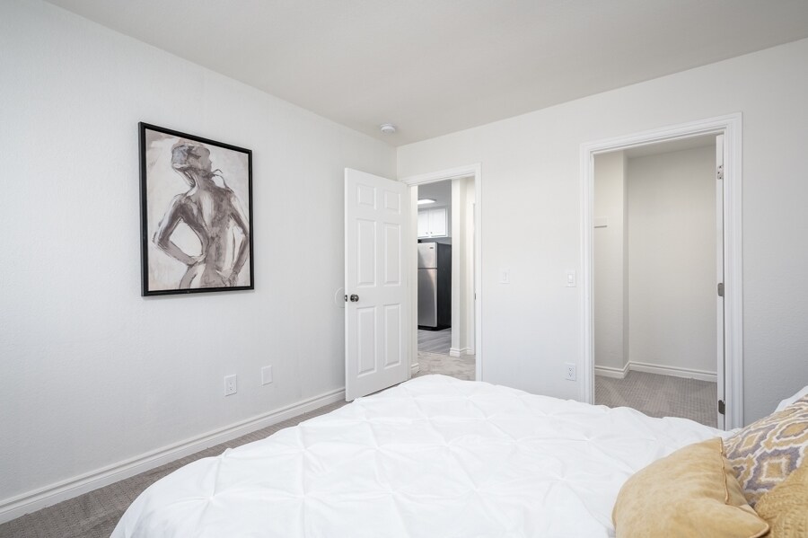 Building Photo - 1681 Bayview Heights Dr