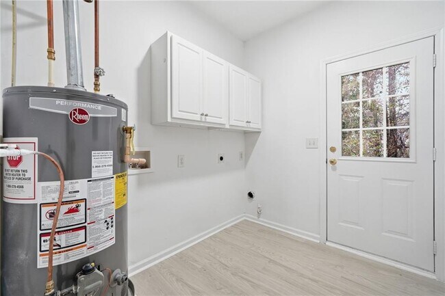 Building Photo - 3349 Lathenview Ct