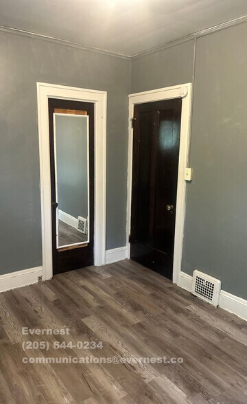 Building Photo - 3046 E 130th St