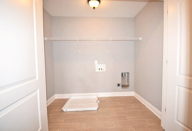 Building Photo - Gorgeous 3BR luxury Murfreesboro townhome ...