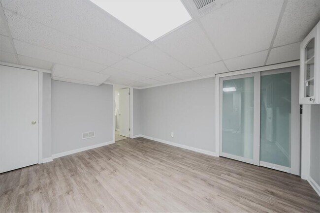 Building Photo - 4085 Pineset Dr