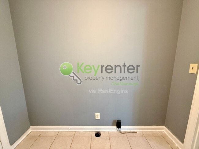 Building Photo - 221 Robert E Lee St