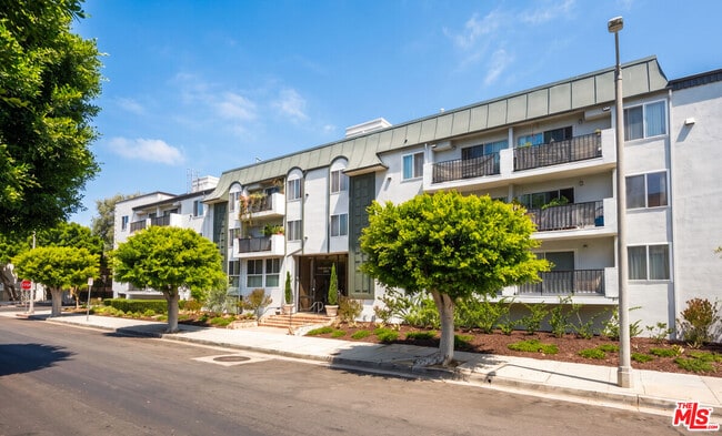 Building Photo - 8163 Redlands St