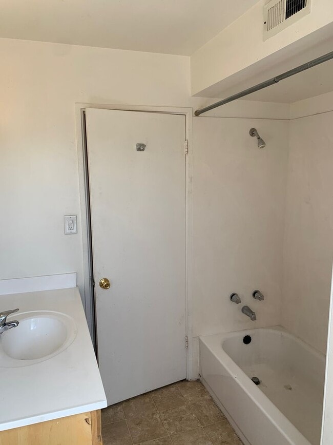 Primary Photo - Studio apartment ONLY $995 !!