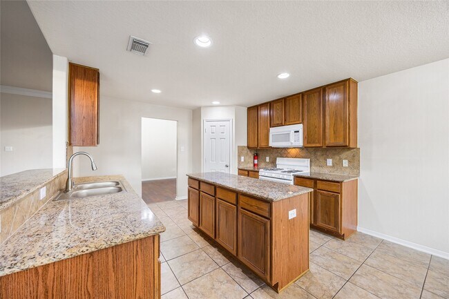 Building Photo - 15410 Redbud Dale Ct