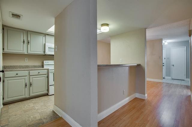 Building Photo - 822 Creekside Dr