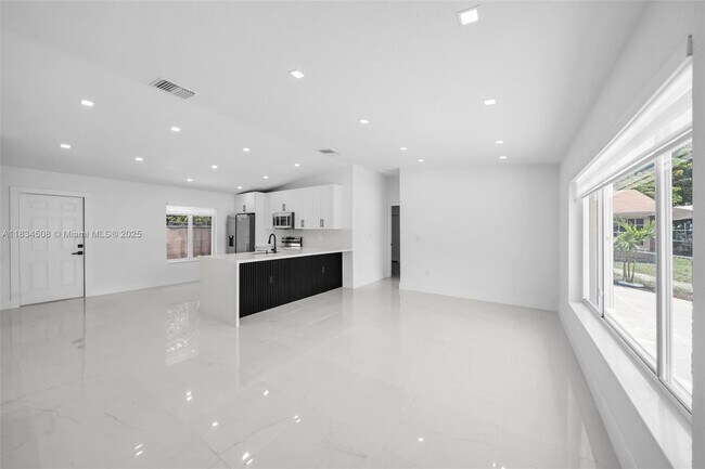 Building Photo - 20747 NW 41st Ave