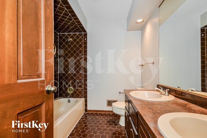 Building Photo - 5668 Eagle Nest Ct