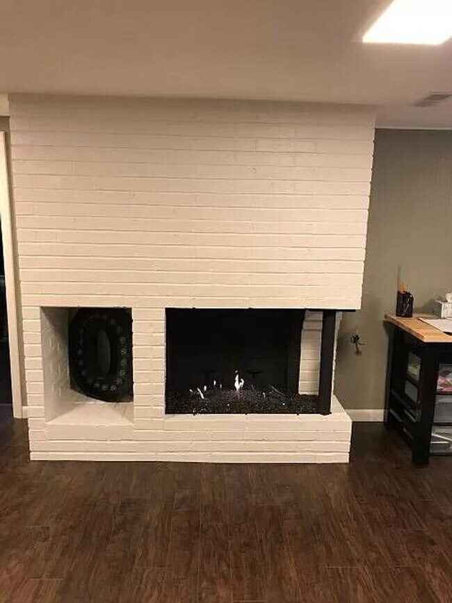 Building Photo - Charming 3-Bedroom Westlake Retreat with Prime Location and Serene Backyard Oasis