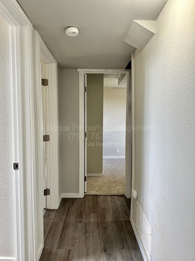 Building Photo - 907 W Madison St