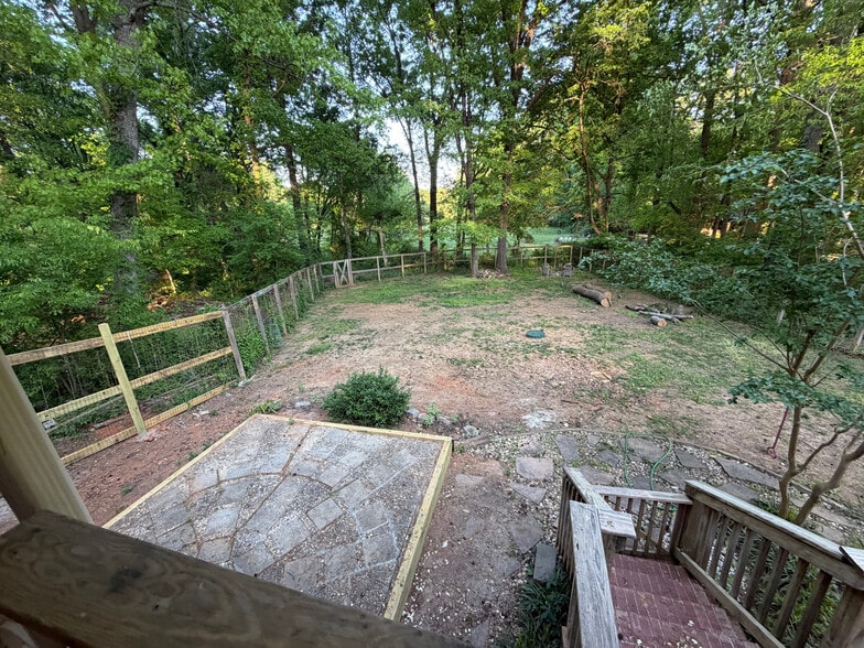 Building Photo - Room in House on Cox Mill Rd