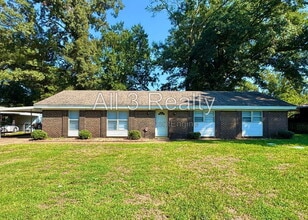 Building Photo - 176 Scenic Dr