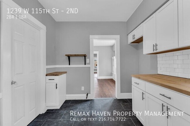 Building Photo - 1239 W 115th St