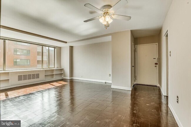 Building Photo - 1121 Arlington Blvd