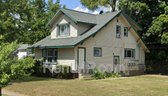 Primary Photo - 703 E Chippewa St