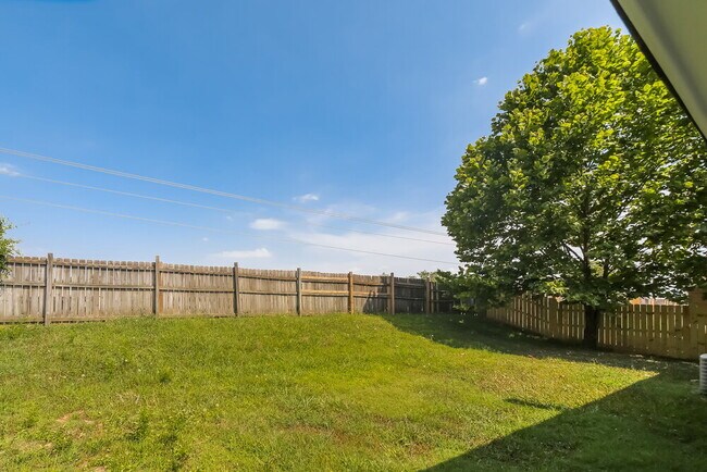 Building Photo - 6476 Farley Dr E