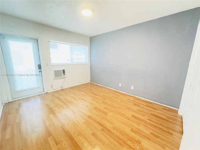 Building Photo - 455 Golden Isles Dr