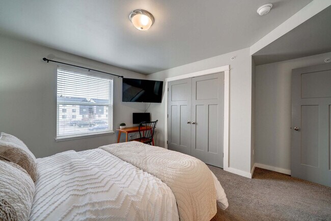 Building Photo - 360 Enterprise Blvd