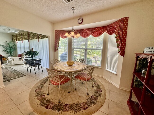 Building Photo - Large Beautifully Furnished Home in Sun City!