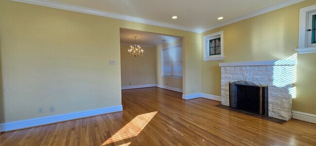 Building Photo - 4969 Pernod Ave